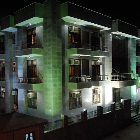 The Urmi Hotel Haridvár Kültér fotó